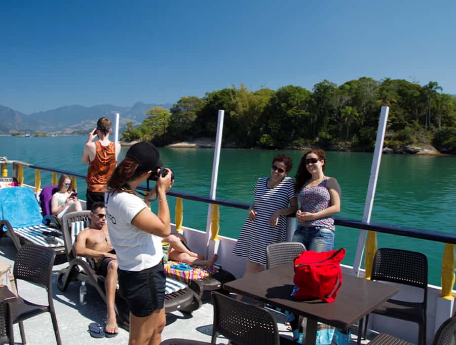 Paraty Bay: Islands & Beaches Boat Tour with Snorkeling - The meeting point requires two steps