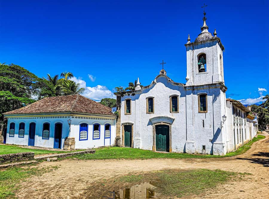 Paraty Historical City Walking Tour - Choosing between the private and shared tours