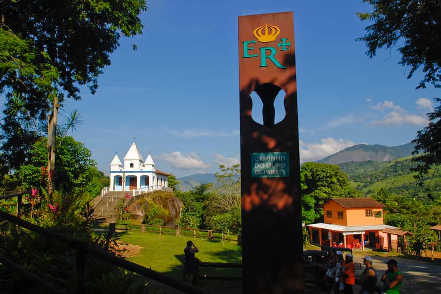 Paraty: Jungle Waterfalls and Cachaça Distillery Jeep Tour - Engenho D’Ouro and the cachaça tasting