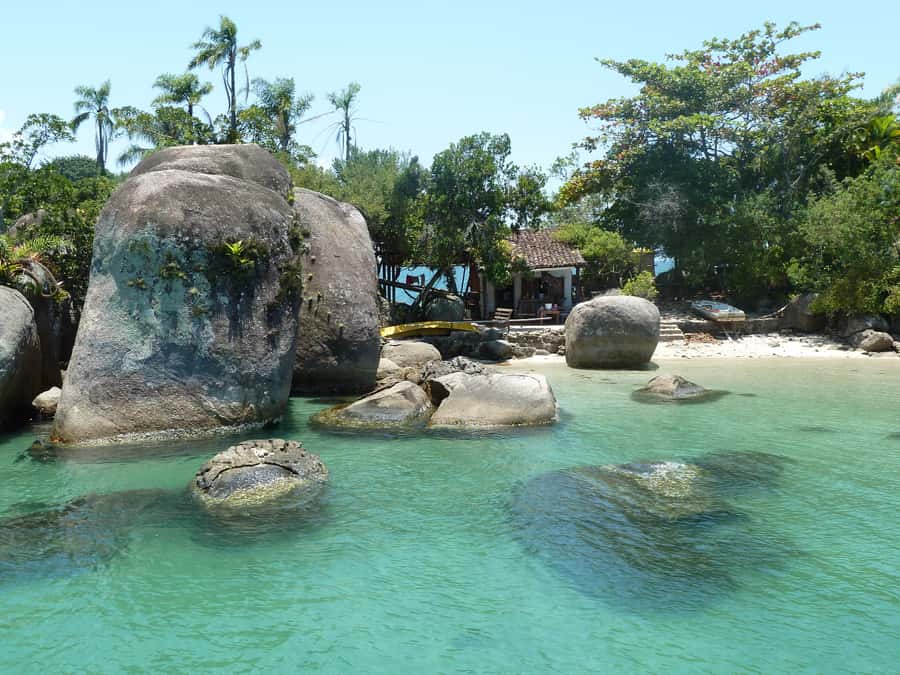 Paraty: Schooner Boat Tour with Beaches and Snorkeling - Swimming and snorkeling from the open platform