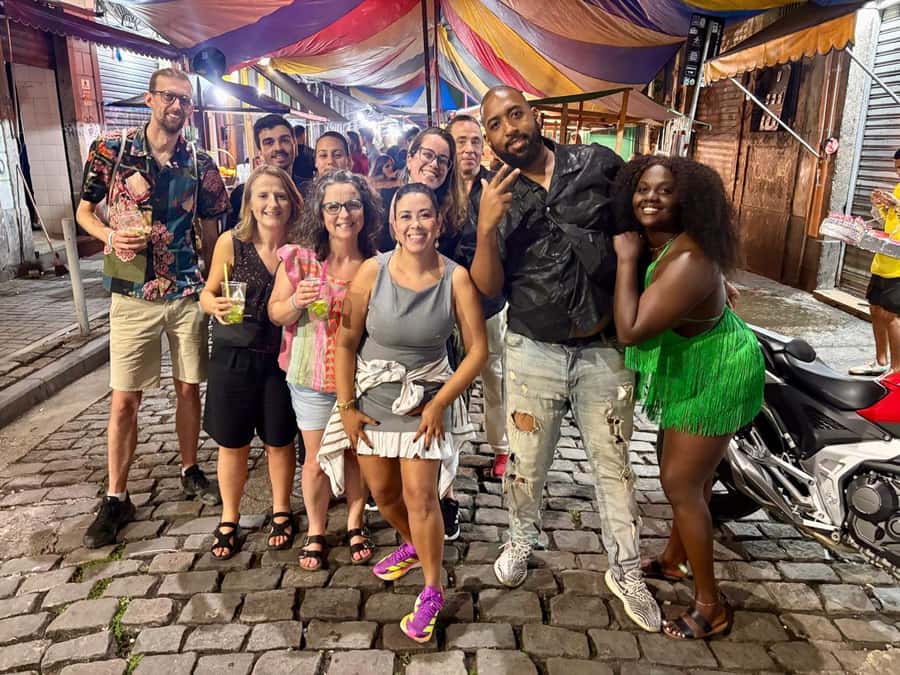 Pedra do Sal: Live Samba Night with Local Guide & Drink - Live samba, dancing, and the local night scene