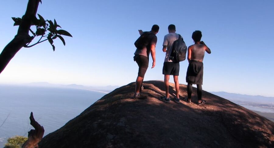Pedra do Telégrafo Hike and Beach Full-Day Tour - Practical packing advice