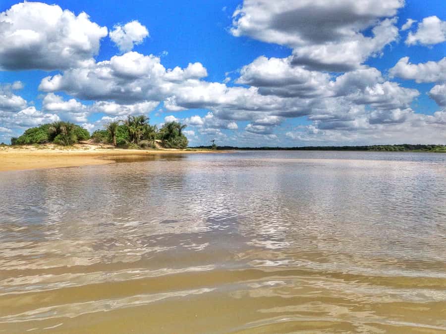 Preguicas River Speedboat Tour - Walking across the Pequenos Lençóis
