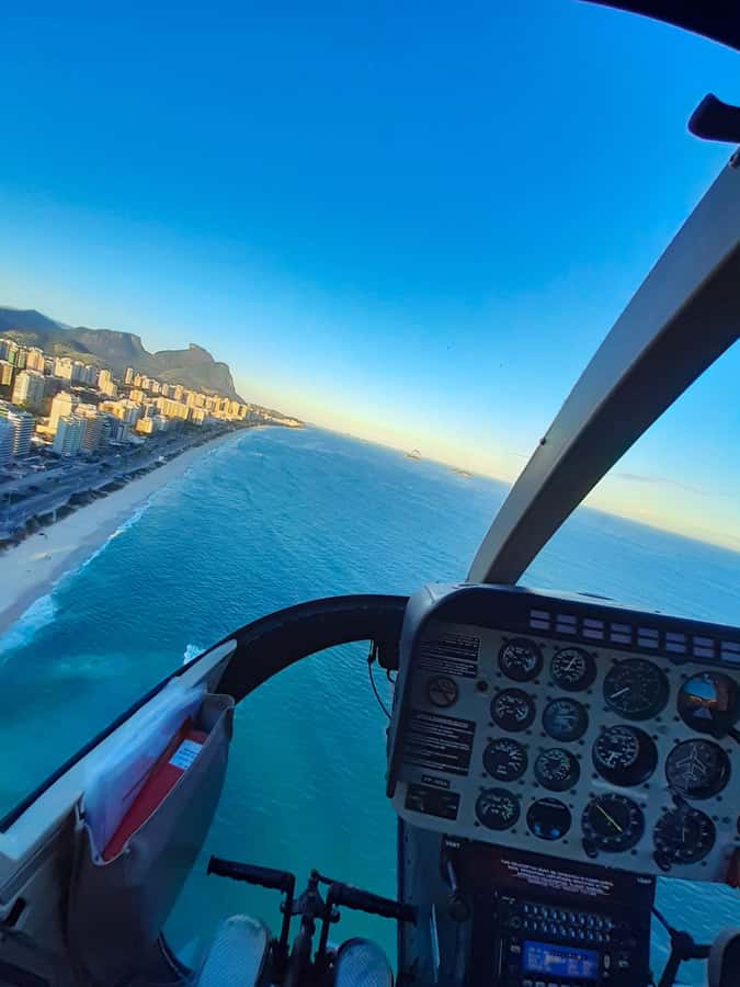 Private Helicopter tour - Rio de janeiro in 20min - Leaving Jacarepaguá Airport in Barra da Tijuca