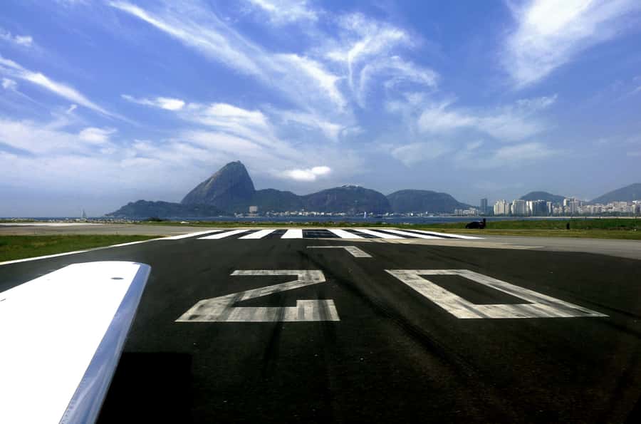 Rio Airport Layover: Christ the Redeemer & Sugarloaf Tour - Meeting your guide at GIG or SDU