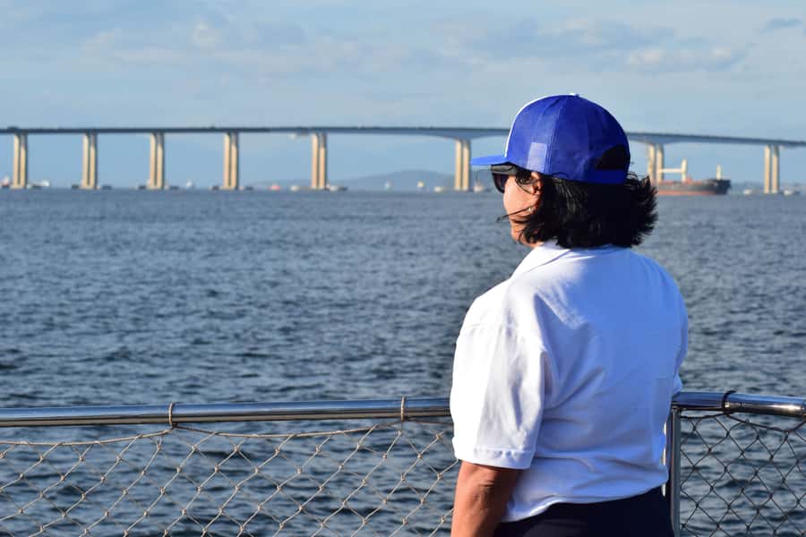 Rio: Boat Tour of Guanabara Bay - Onboard comfort, food, and sound