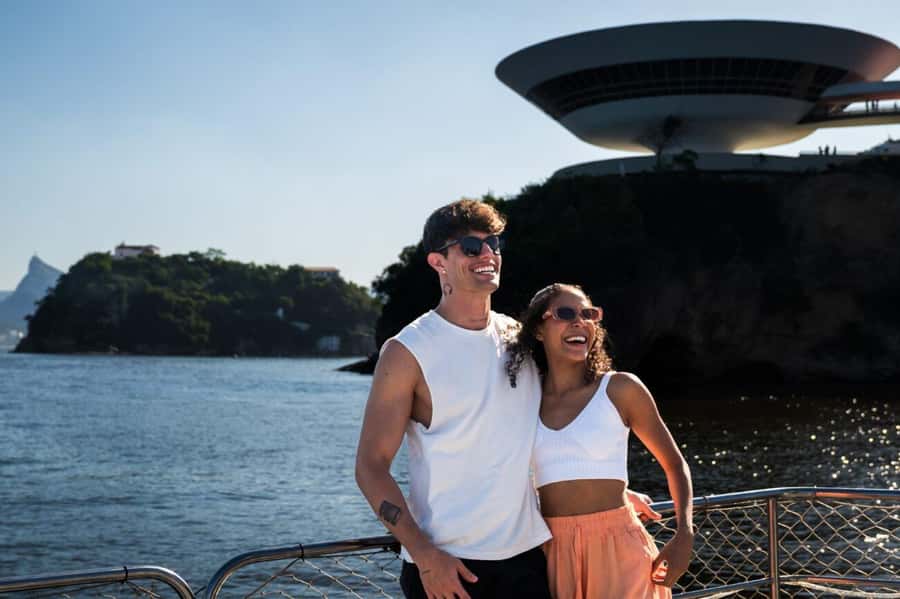 Rio: Boat Tour of Guanabara Bay - Crossing toward Niterói and Niemeyer’s museum