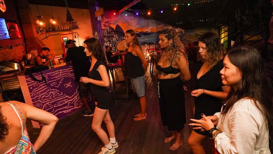 Rio: Caipirinha Workshop and Samba Class - Timing, languages, and booking details