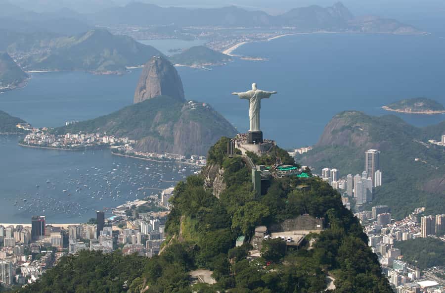 Rio: Christ The Redeemer Half Day Tour With Pick up - Reaching the 710-meter viewpoint
