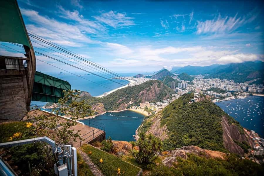 Rio: Cristo Redentor, Pão de Açúcar , almoço em churrascaria - Corcovado train and the Christ statue