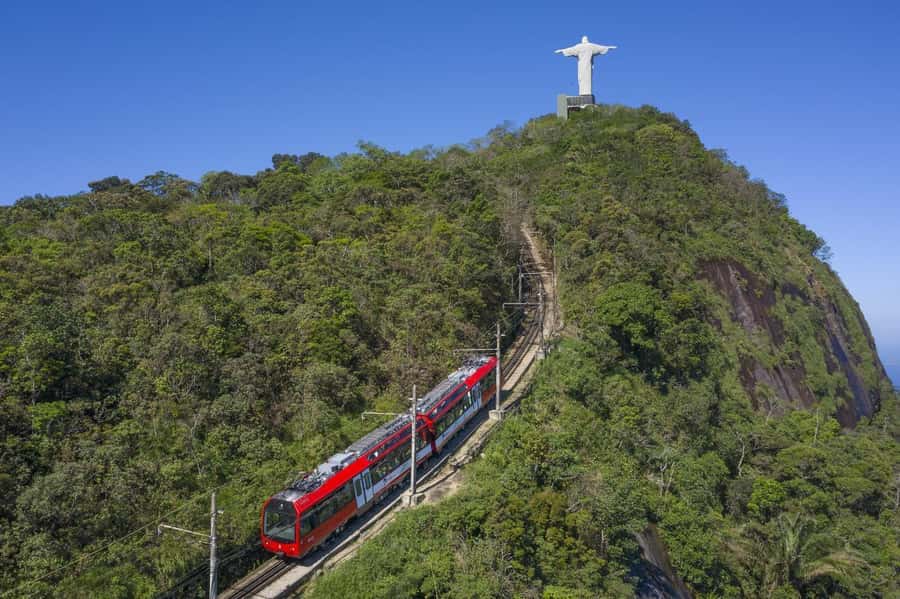 Rio: Cristo Redentor, Pão de Açúcar , almoço em churrascaria - Rio’s big civic and sporting landmarks