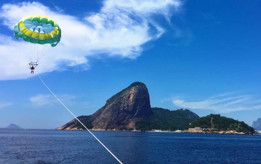 Rio de Janeiro: 2-Hour Boat Trip with Parasailing - Meeting the boat at Marina da Glória