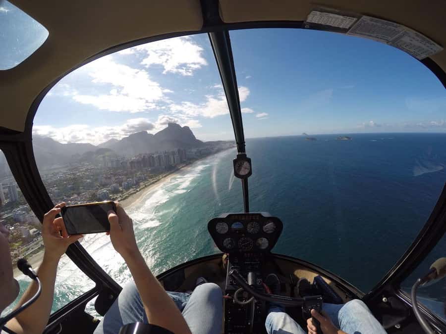 Rio de Janeiro: 30-Min Helicopter Ride with Transfers - What happens during the 30-minute flight