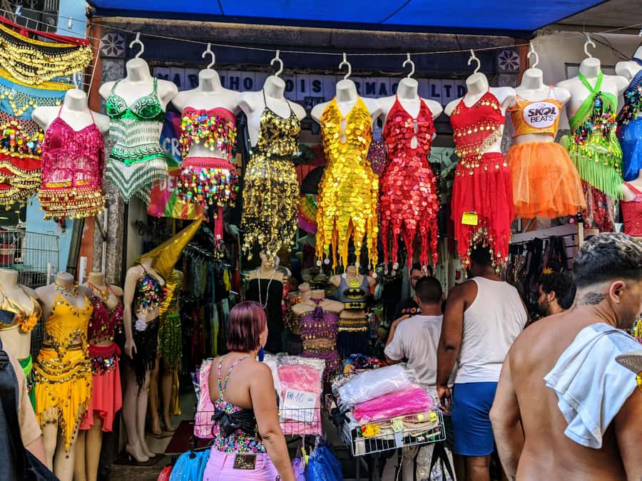 Rio de Janeiro: Be a true Rio's local for a day - Tour - Rio in five hours: football, samba, and shopping