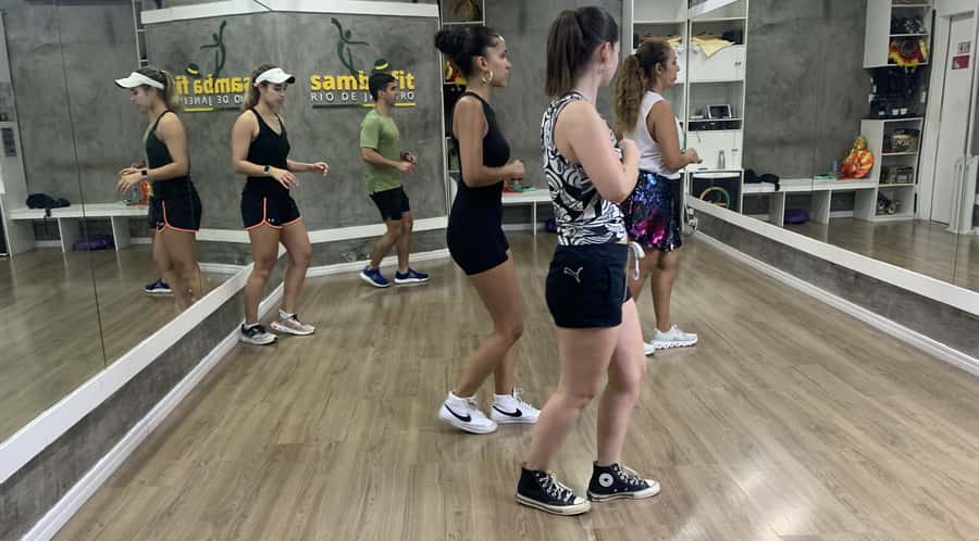 Rio de Janeiro: Beginner Samba Lesson in Ipanema - Who should book this samba lesson?