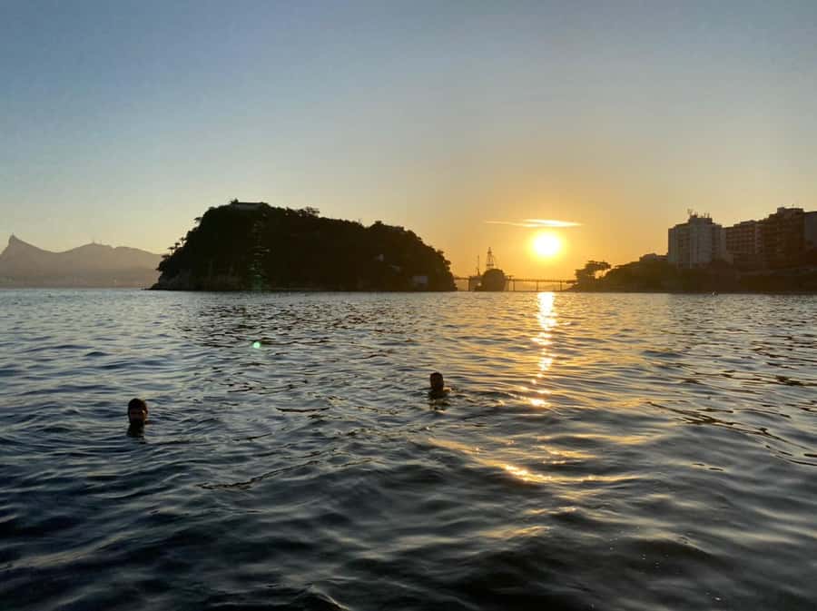 Rio de Janeiro: Boat Tour - Sunset with Beer - Niterói and the museum from the bay