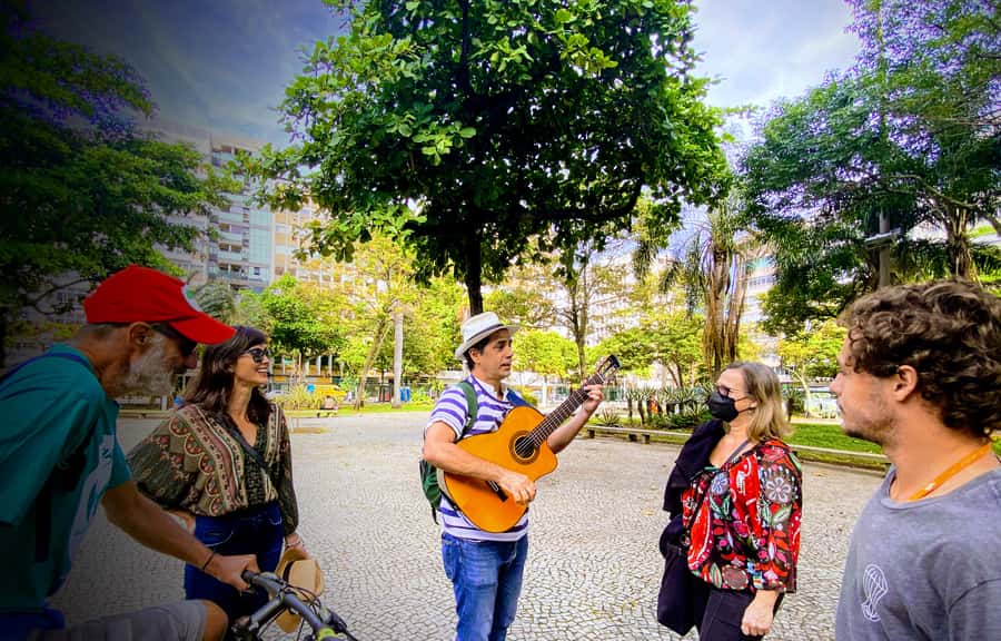 Rio de Janeiro: Bossa Nova Walking Tour with Guide - Casa de Cultura Laura Alvim and the final bar