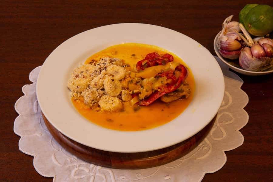 Rio de Janeiro: Brazilian Cooking Class with Hotel Pickup - Choosing between feijoada and seafood moqueca