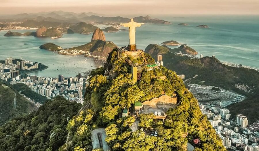 Rio de Janeiro: City Sightseeing Full Day Tour - Lunch, languages, and the shared-tour rhythm