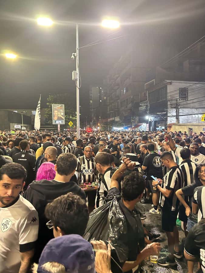 Rio de Janeiro: Enjoy a Botafogo soccer game with Locals - The pre-match gathering with local supporters