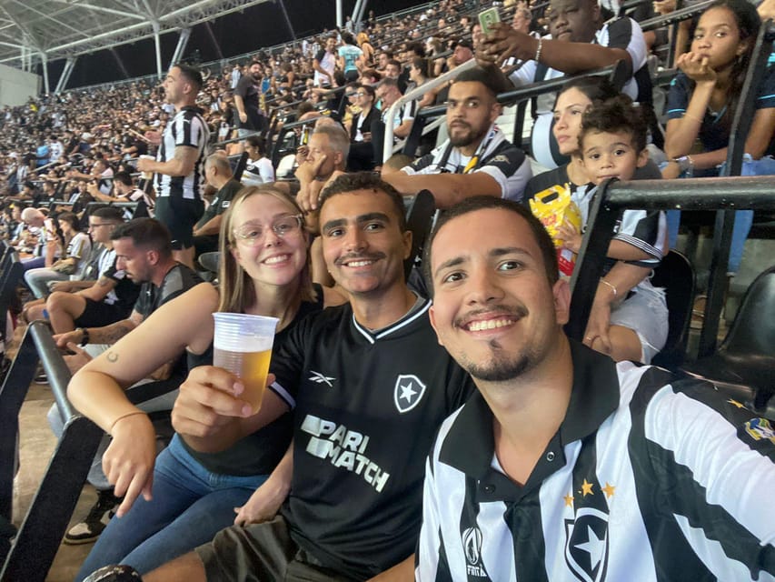 Rio de Janeiro: Enjoy a Botafogo soccer game with Locals - Practical clothing and stadium rules