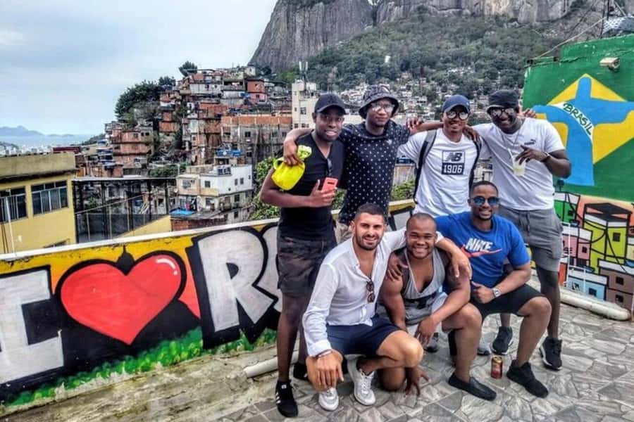 Rio de Janeiro: Favela Jeep Tour to Rocinha and Capoeira - Capoeira, crafts, and the gap between plan and reality