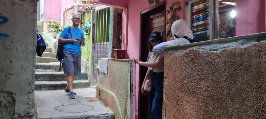 Rio de Janeiro: Favela Santa Marta Tour with Resident Guide - Starting at Santa Marta and getting oriented