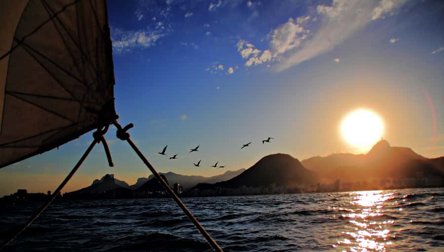 Rio de Janeiro: Guanabara Bay Sunset Sailing Tour & Drinks - Why Guanabara Bay Makes This Rio Tour Special