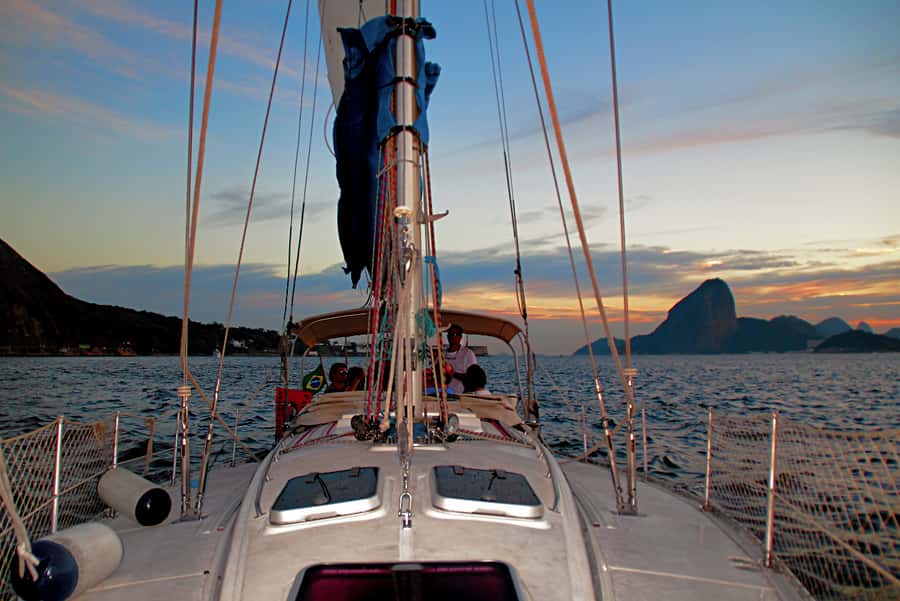 Rio de Janeiro: Guanabara Bay Sunset Sailing Tour & Drinks - Tips for Getting the Best Seat and Photos