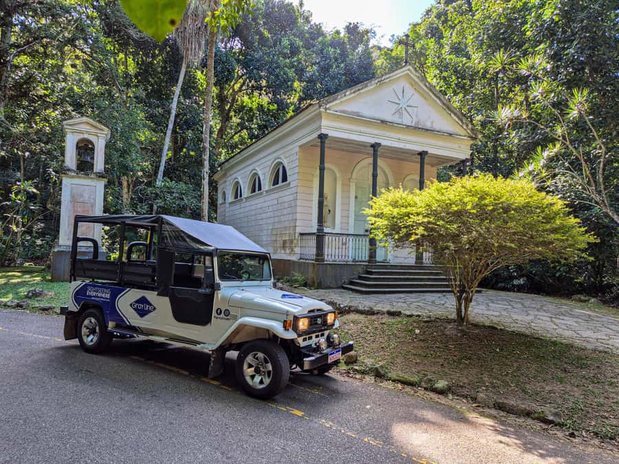 Rio de Janeiro: Guided Jeep Tour through Tijuca Rainforest - What the guides add to the outing