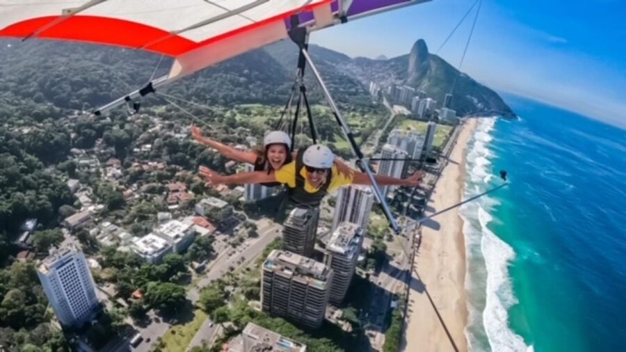 Rio de Janeiro: Hang gliding adventure - The first view: São Conrado Beach and Rio