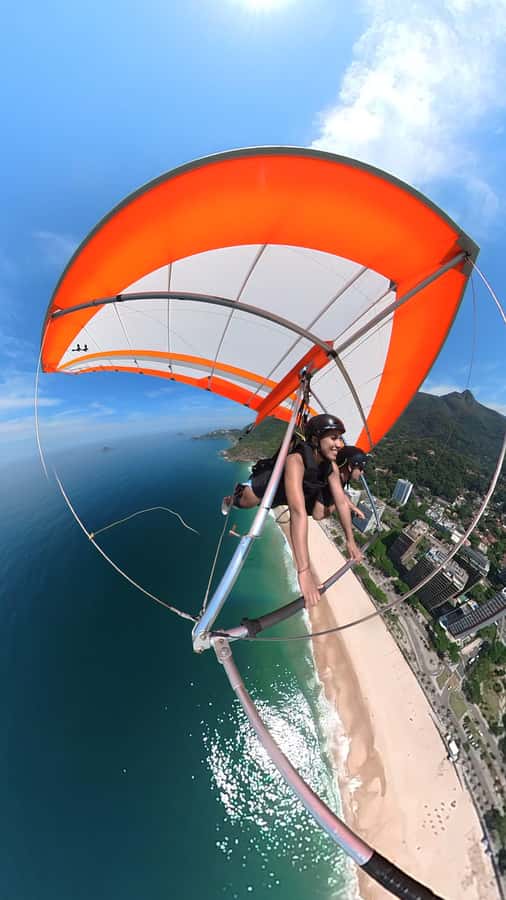 Rio de Janeiro: Hang Gliding or Paragliding Flights - Meeting Ricardo at São Conrado Beach