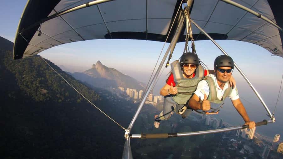 Rio de Janeiro: Hang Gliding or Paragliding Flights - Preparing for takeoff