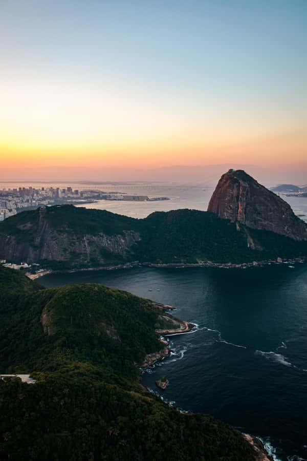 Rio de Janeiro: Helicopter Tour with an unforgettable view - Dois Irmãos, Leblon, and Ipanema