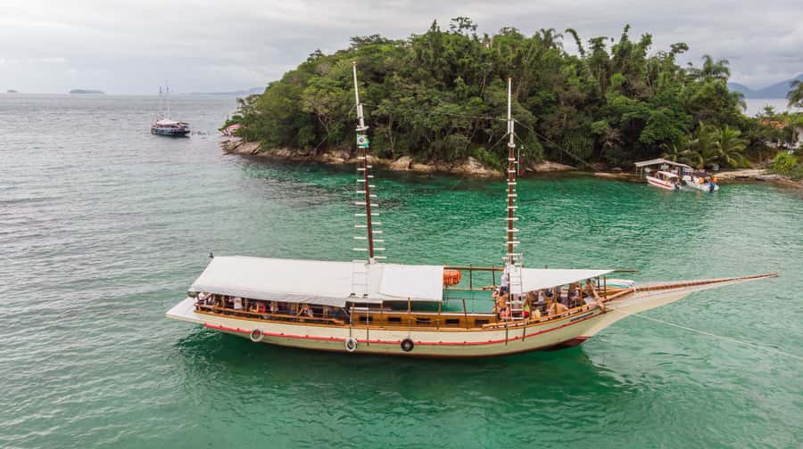 Rio de Janeiro: Ilha Grande with Boat Tour & Optional Lunch - Baleia’s Beach makes a gentle first stop
