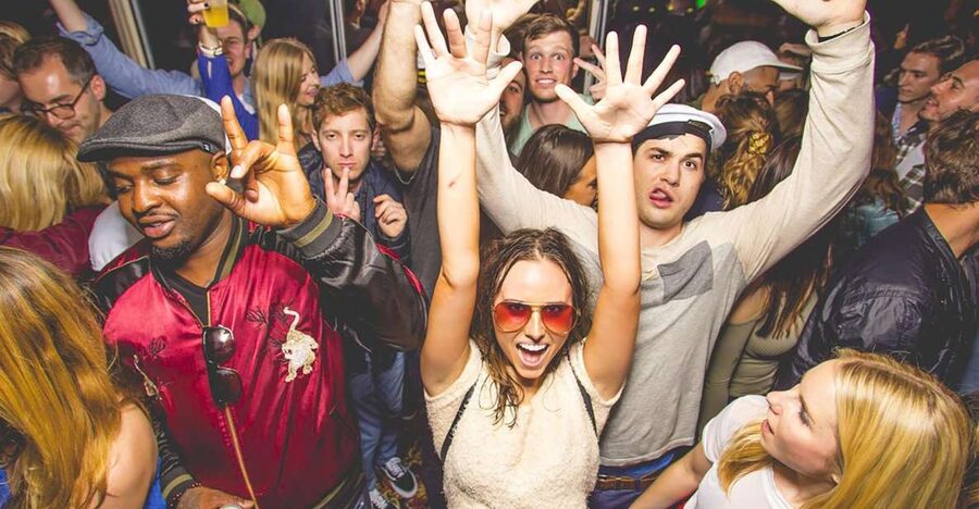 Rio de Janeiro: Late Night Boat Party with DJ and Dancing - Key points to know before booking