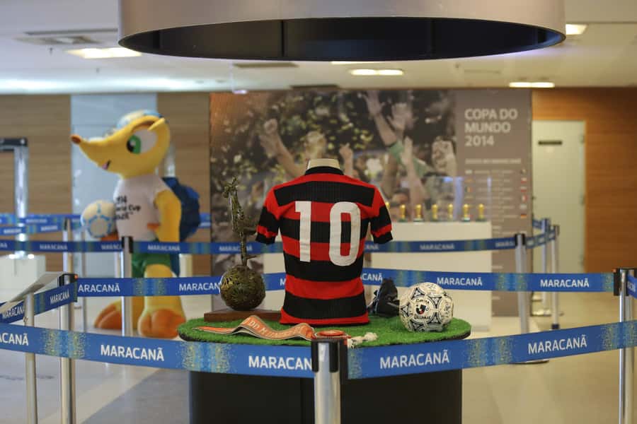 Rio de Janeiro: Maracanã & Flamengo Football Tour - Entering Maracanã beyond the spectator seats