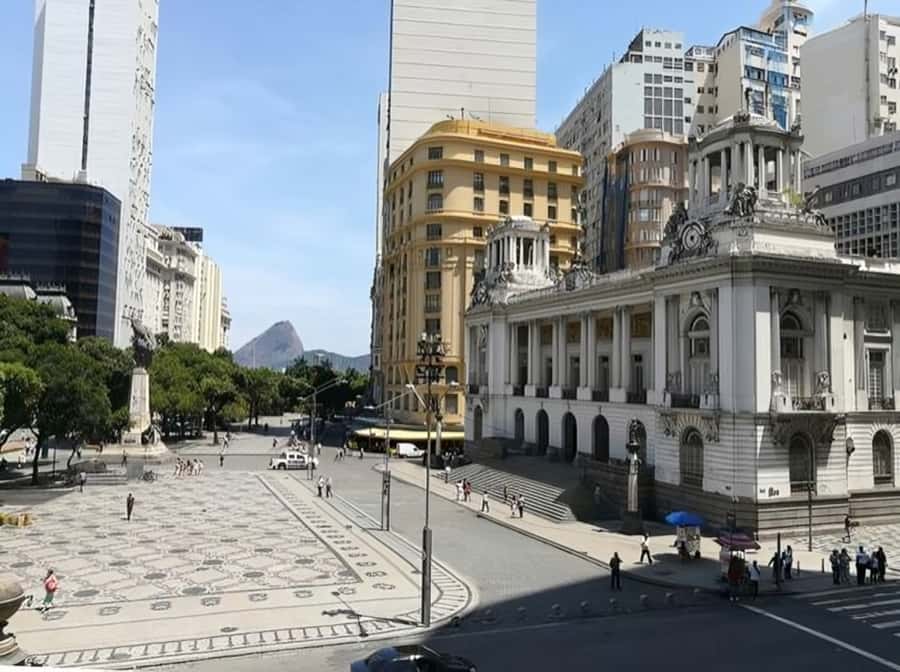 Rio de Janeiro : Must-See Sites Walking Tour With A Guide - CCBB adds art and grand architecture