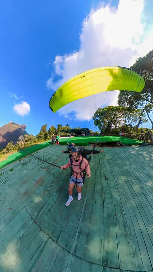 Rio de Janeiro : Paragliding Tandem Flights over Rio - Starting at São Conrado Flight Club