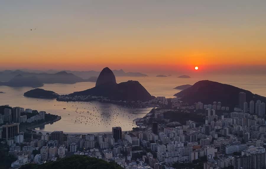 Rio de Janeiro: Private Sunrise Tour at Mirante Dona Marta - Why sunrise at Mirante Dona Marta is worth the early alarm
