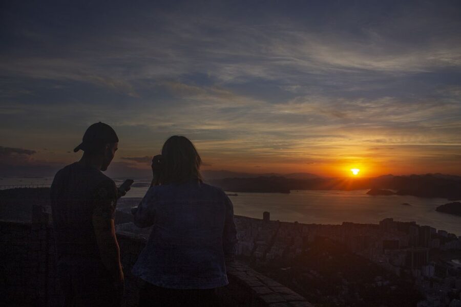 Rio de Janeiro: Private Sunrise Tour at Mirante Dona Marta - What you can see from the terrace