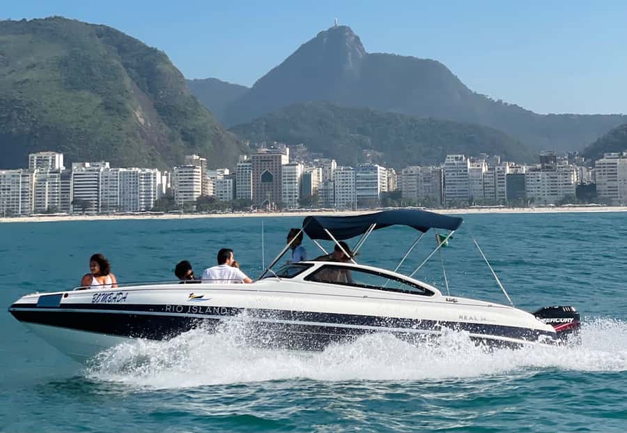 Rio de Janeiro: SpeedBoat Tour - Beach Tour with Beer - Why Rio makes more sense from the sea