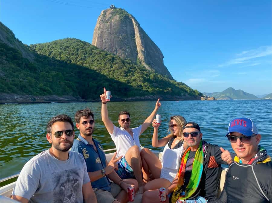 Rio de Janeiro: SpeedBoat Tour - Beach Tour with Beer - Meeting at Urca Pier