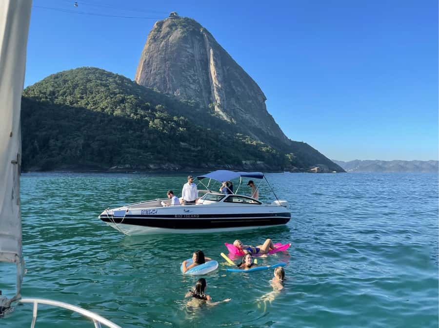 Rio de Janeiro: SpeedBoat Tour - Beach Tour with Beer - Cagarras Islands and time in the water