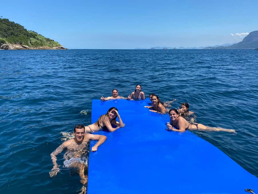 Rio de Janeiro: SpeedBoat Tour - Beach Tour with Beer - What the guide adds to the ride