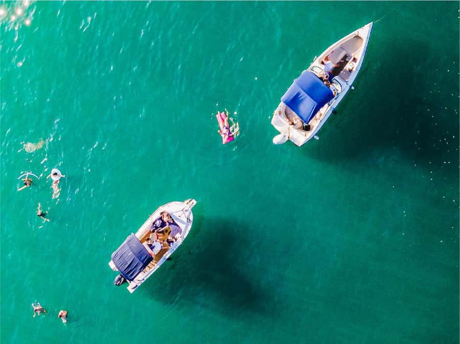 Rio de Janeiro: SpeedBoat Tour - Beach Tour with Beer - São João Fort and Sugarloaf Mountain
