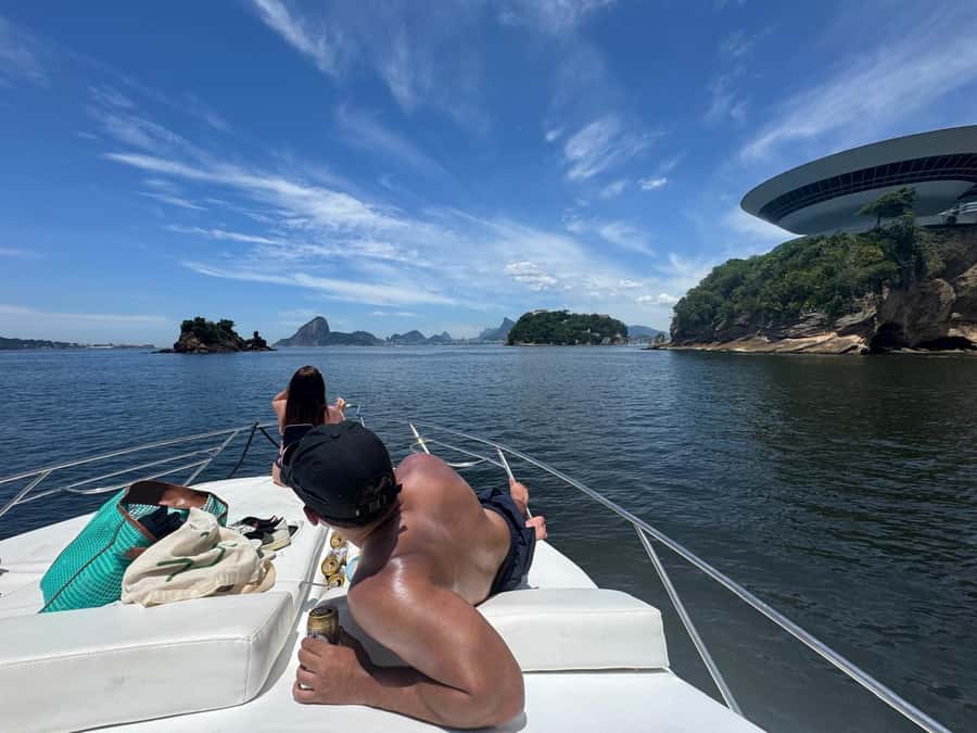Rio de Janeiro: Speedboat Tour with Snacks and Drinks - Why seeing Rio from Guanabara Bay matters