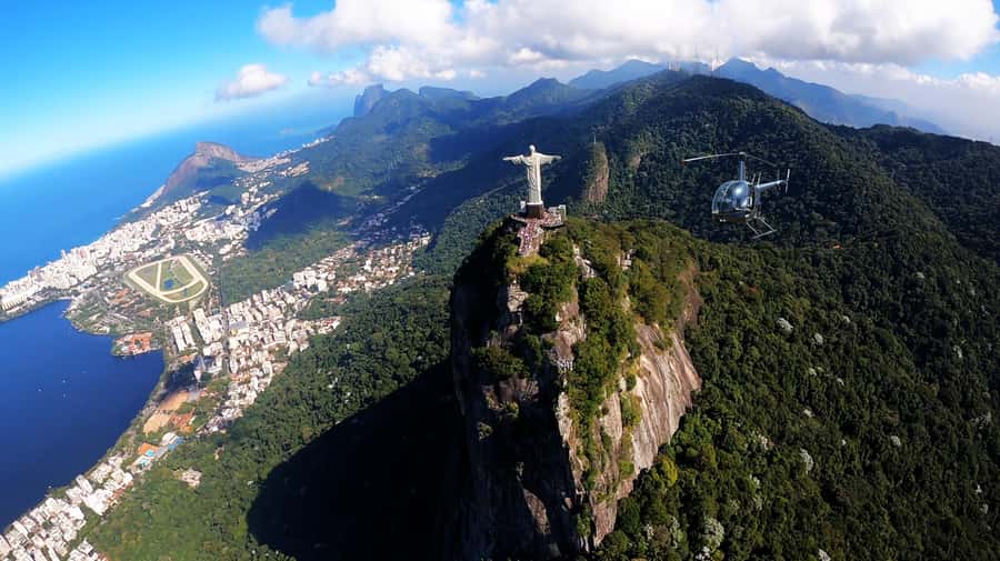 Rio de Janeiro: Sugar Loaf with Lunch and Helicopter Flight - Barbecue lunch between the major sights