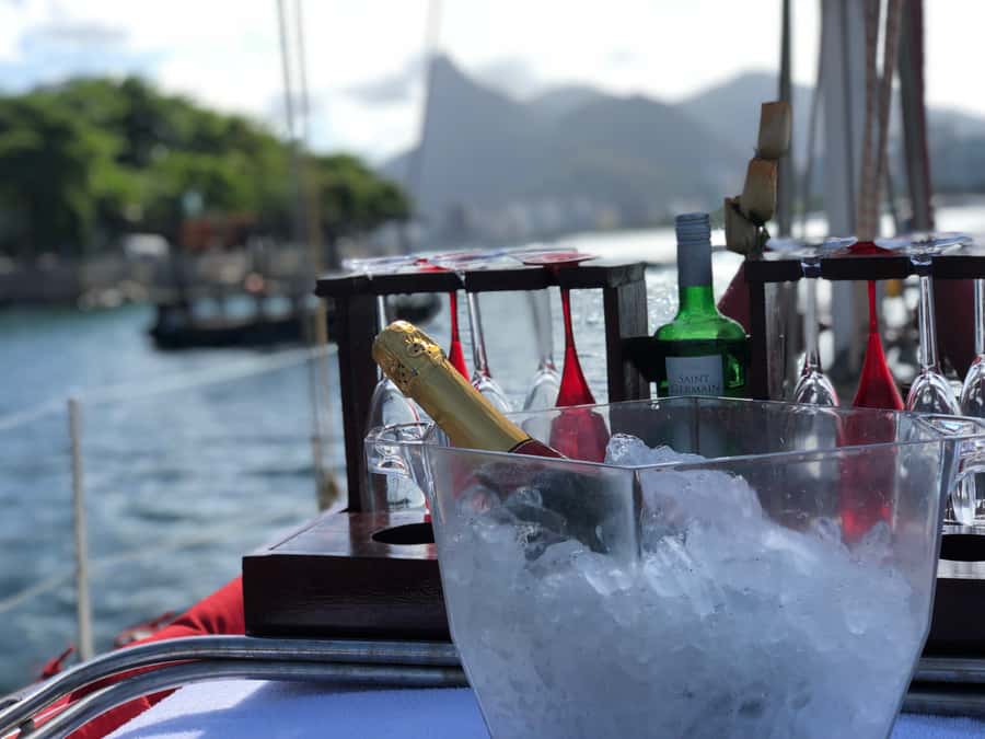Rio de Janeiro: Sunset Sailing Tour - Passing the three fortresses