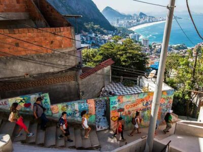 Vidigal Favela Tour and Two Brothers Hike